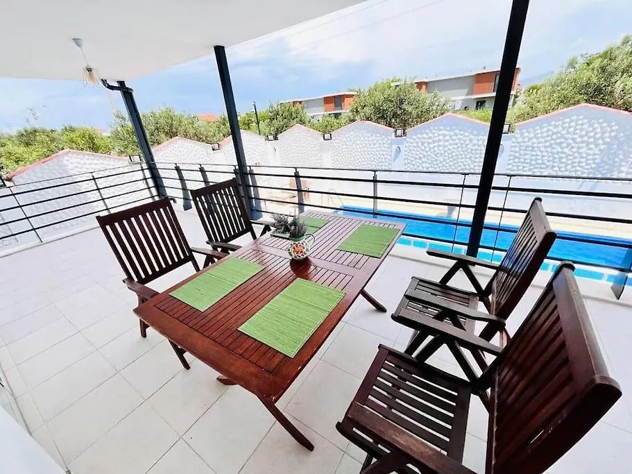 Private Oasis With Its Own Pool Near The Beach Urla'Da Oezel Havuzlu Evde Konakla 0*, 乌尔拉